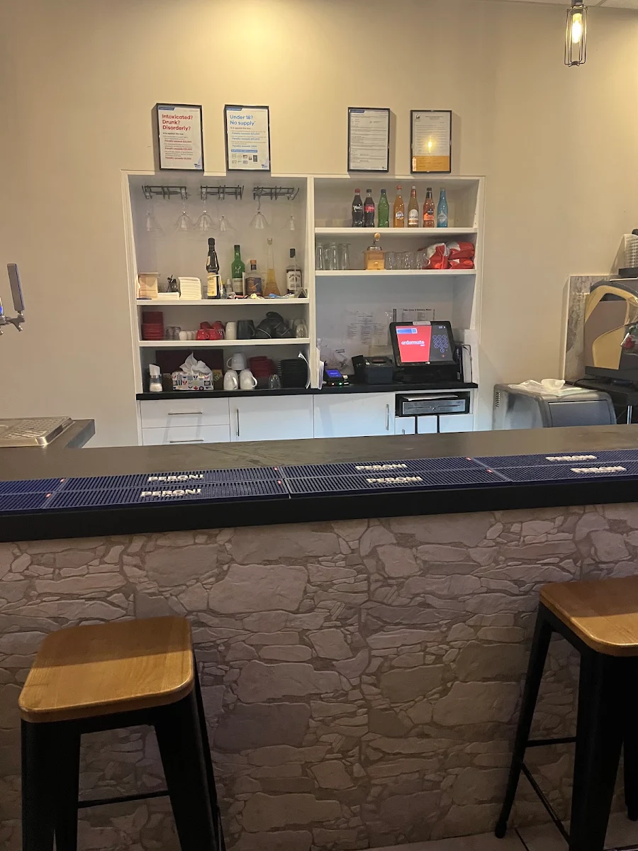 Vibe, Quo-Vadis Restaurant & Pizza Parlour