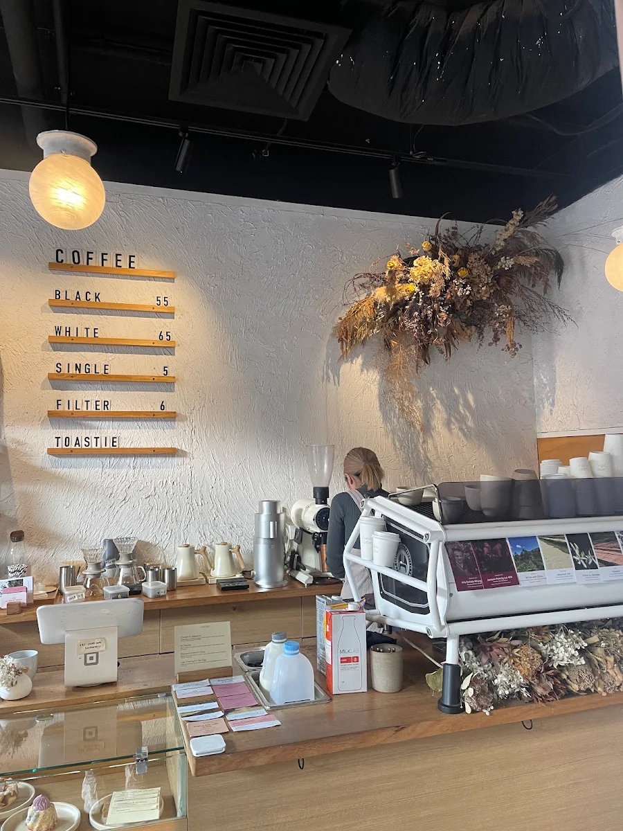 Vibe, Calēre Coffee