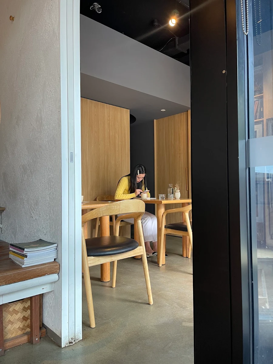 Vibe, Calēre Coffee