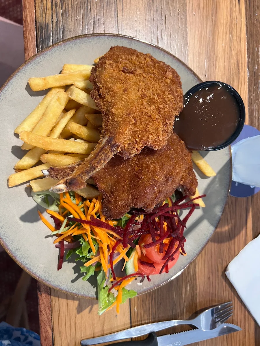 Food & drink, Old Bar Tavern