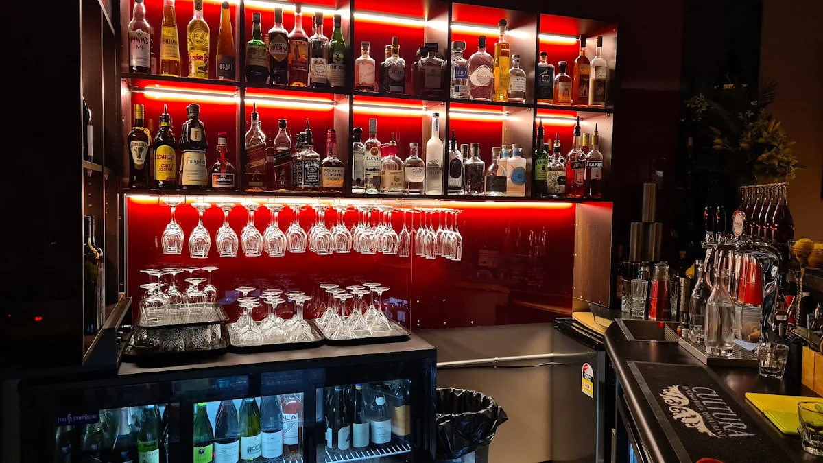Vibe, Cultura Italian Bar & Restaurant