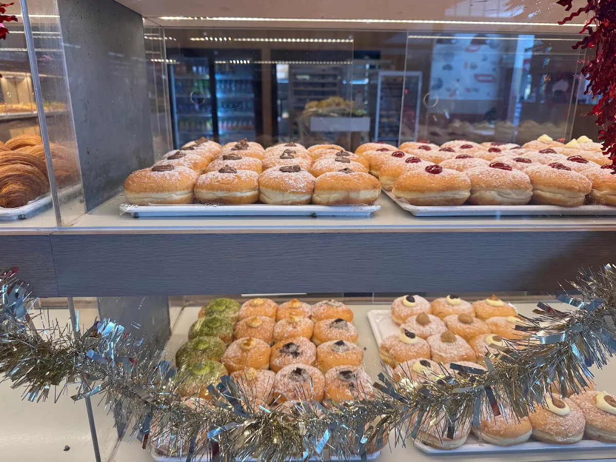 Vibe, Bonbons Bakery Brimbank