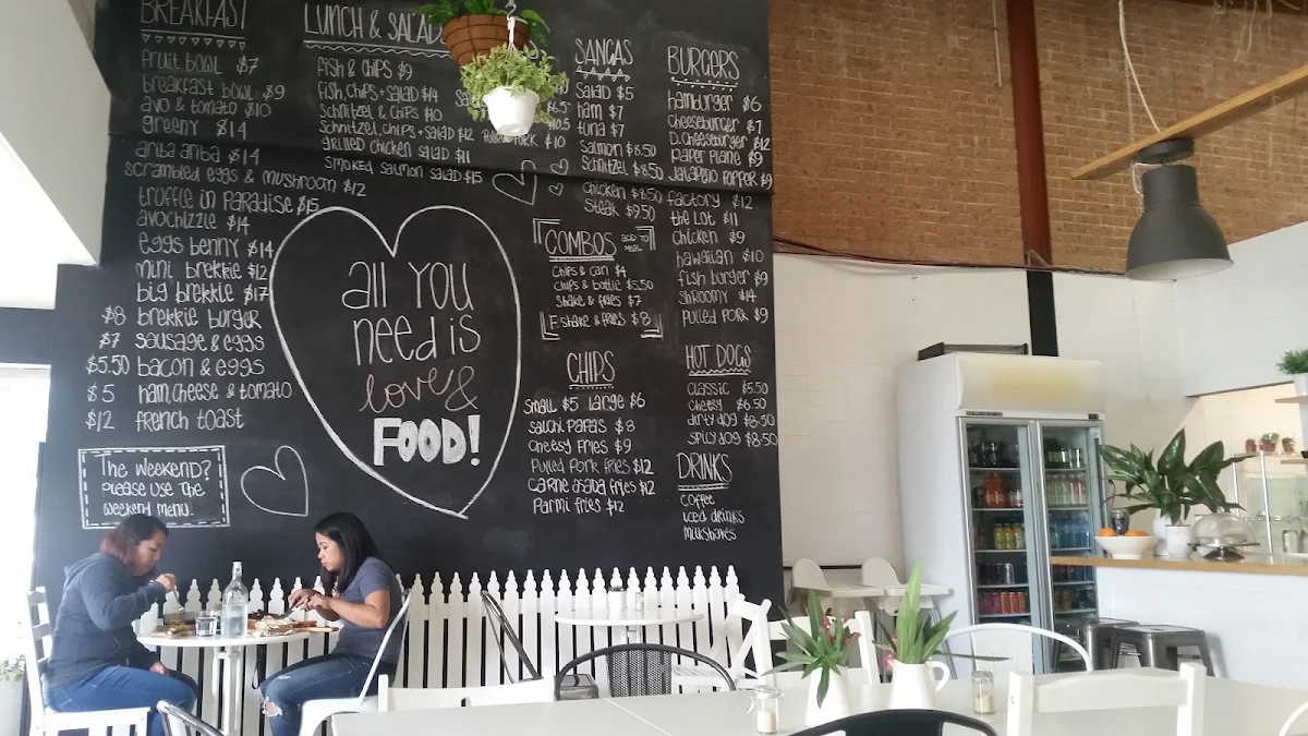 Vibe, Paper Plane Factory Cafe