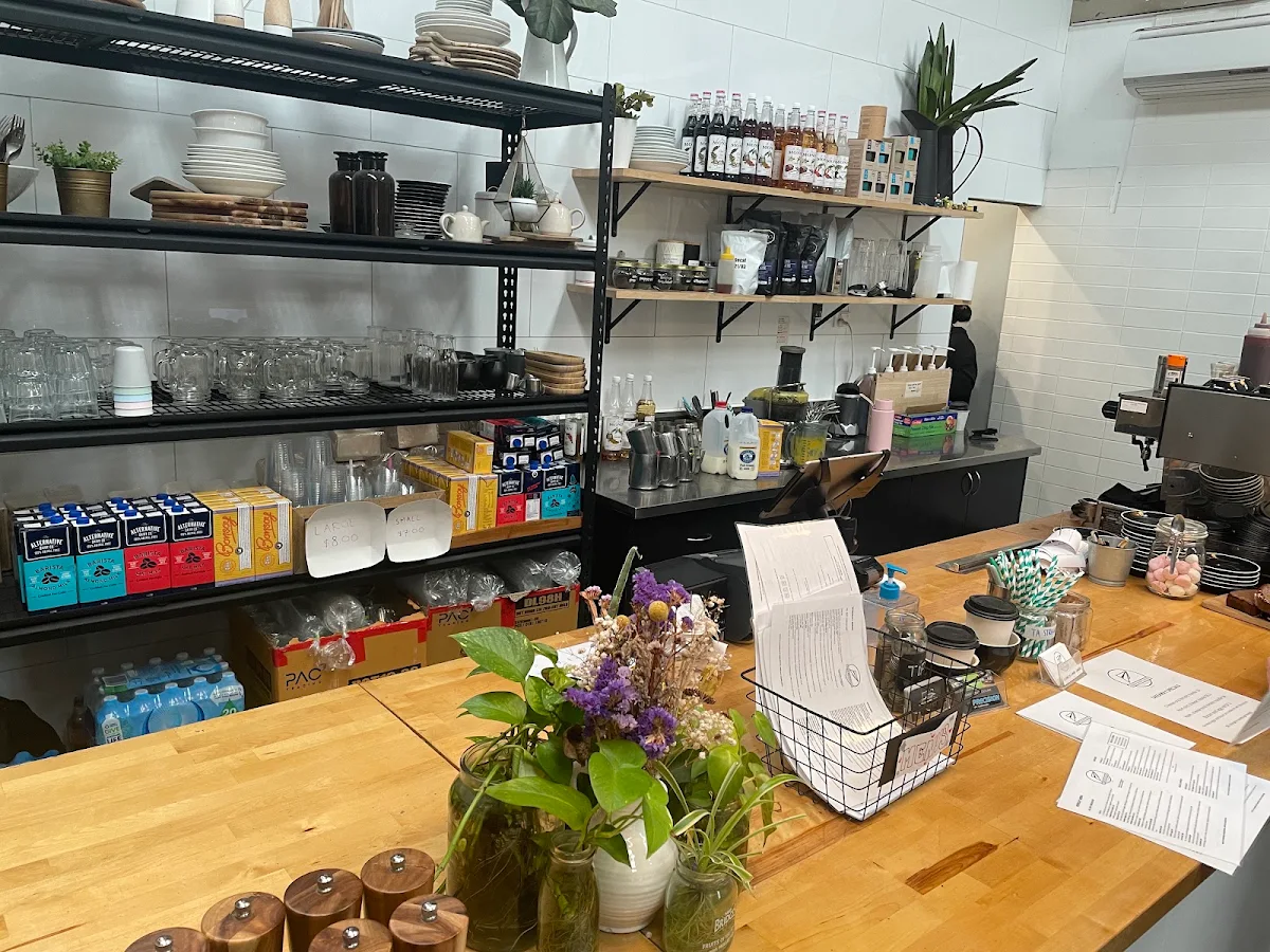 Vibe, Paper Plane Factory Cafe