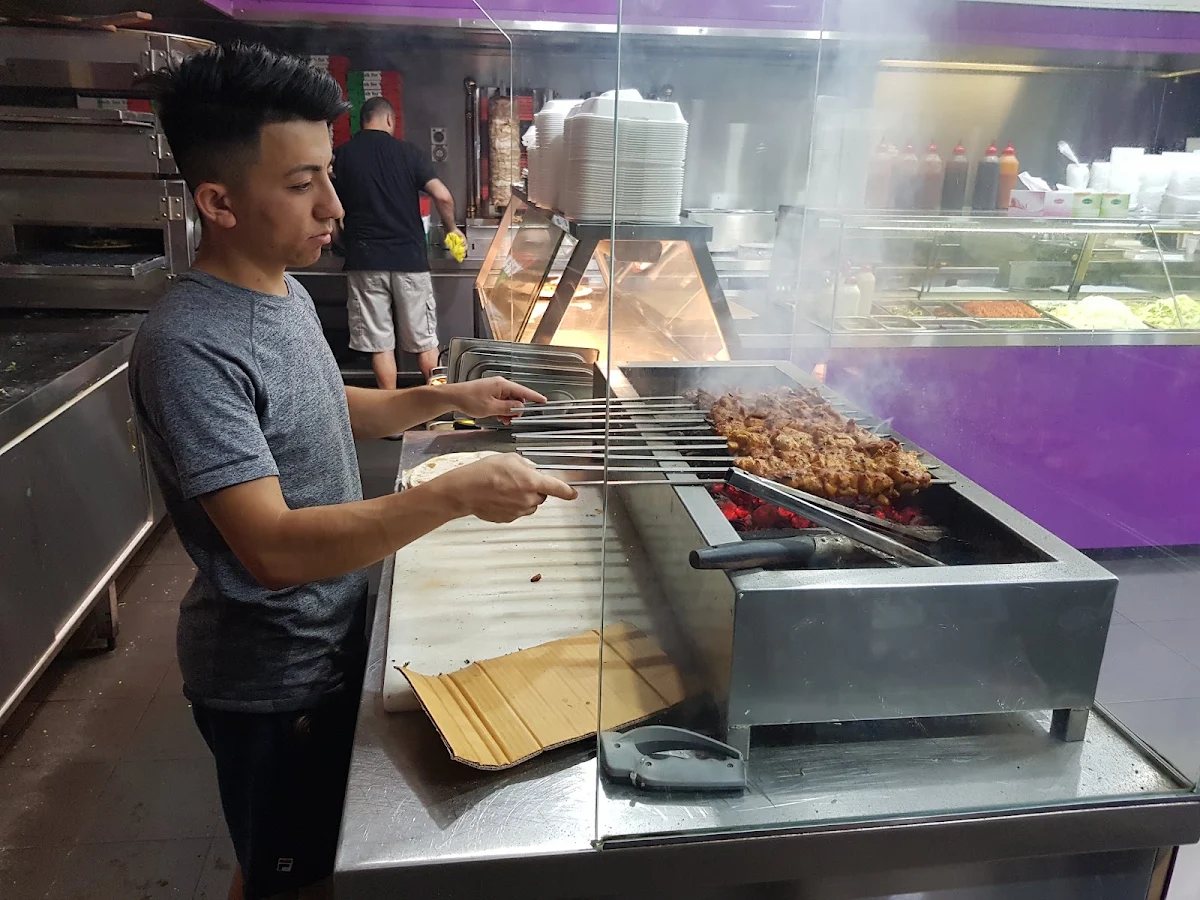 Vibe, OZ Brothers Kebabs