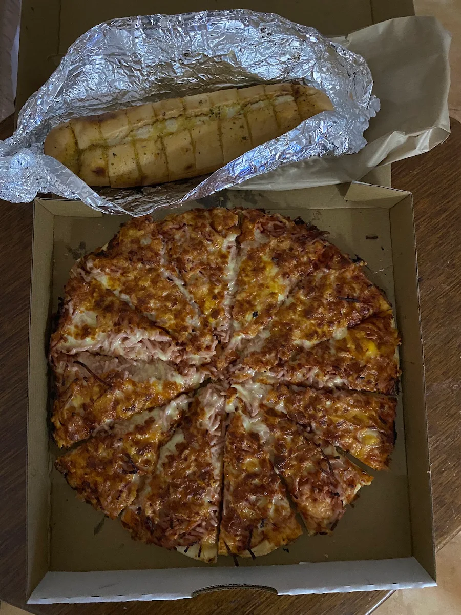 Food & drink, Bruce's Ozzie Pizza