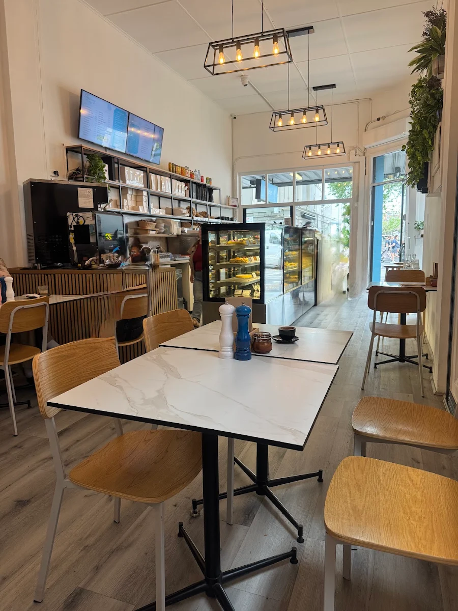 Vibe, Almost French Pâtisserie