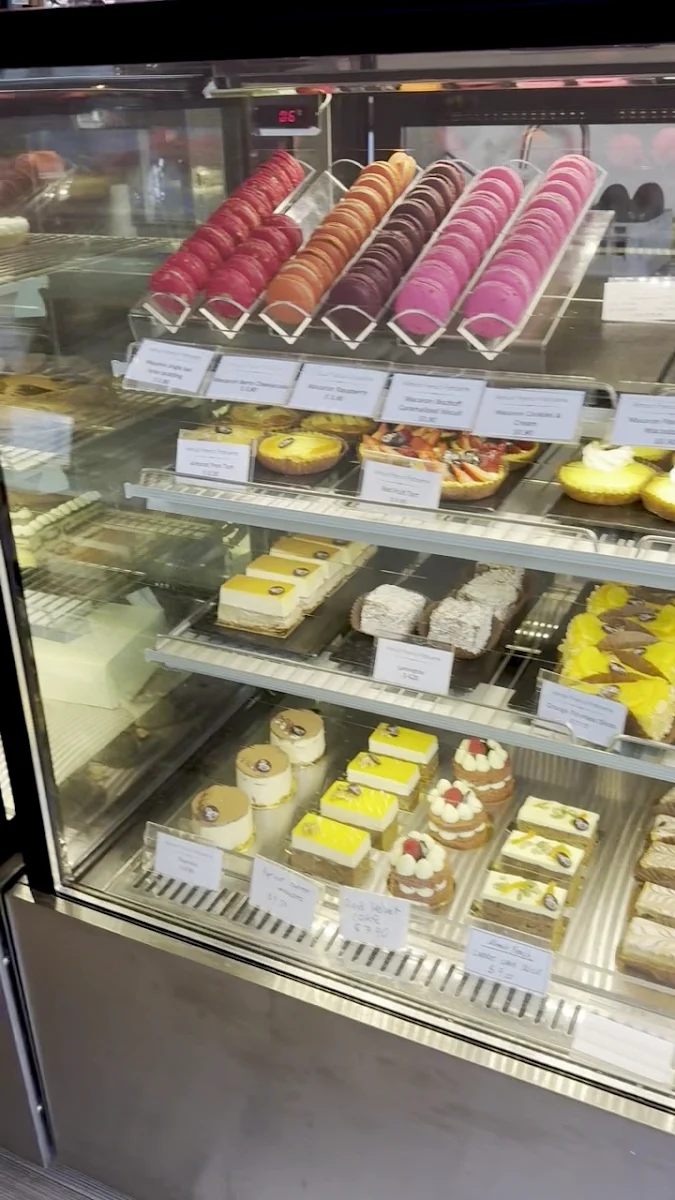 Vibe, Almost French Pâtisserie
