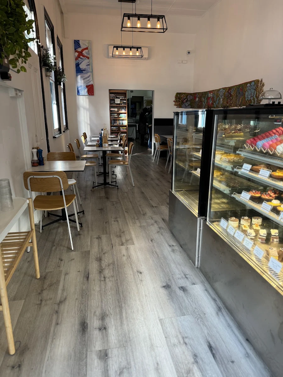 Vibe, Almost French Pâtisserie