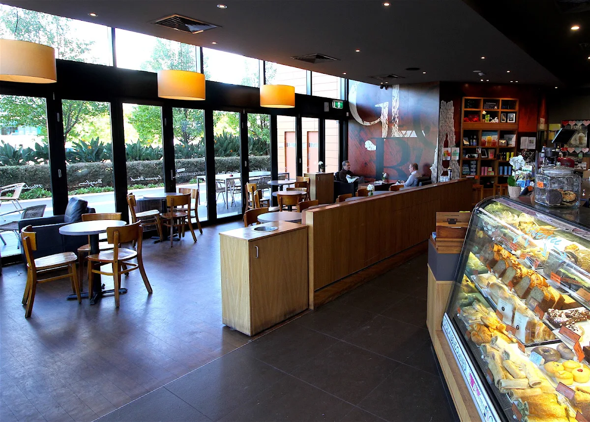 Vibe, Gloria Jean's Bella Vista