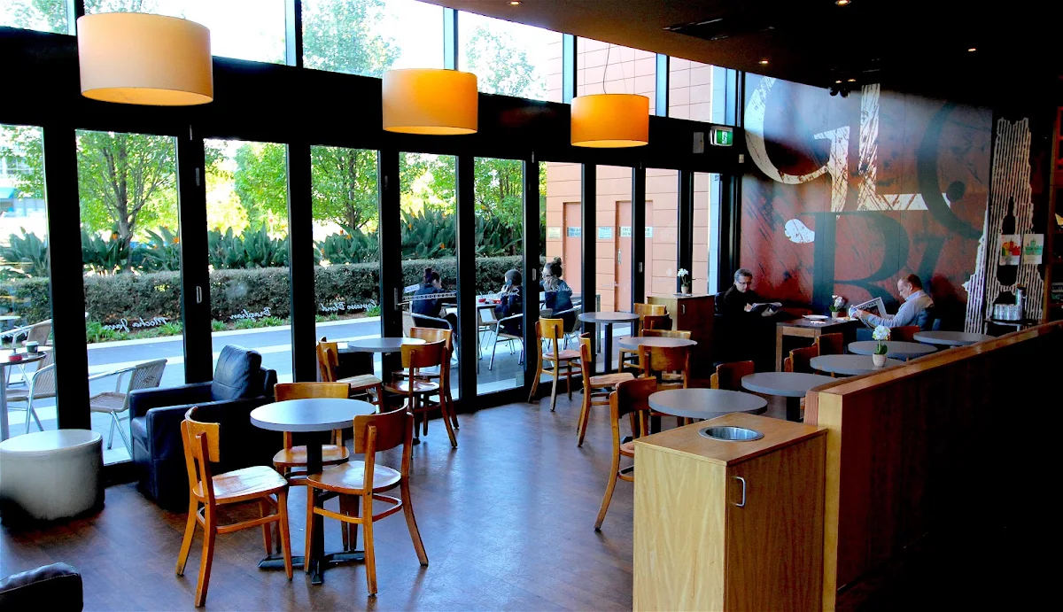 Vibe, Gloria Jean's Bella Vista