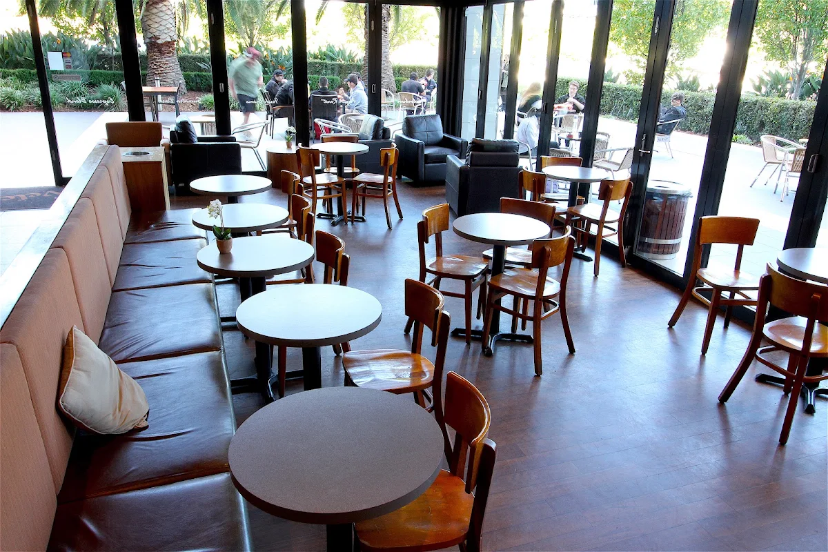 Vibe, Gloria Jean's Bella Vista