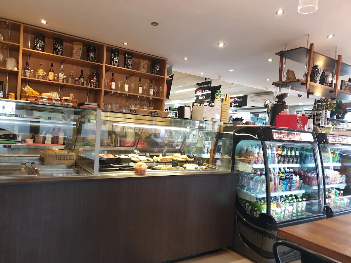 Vibe, Grand Boulevard Cafe
