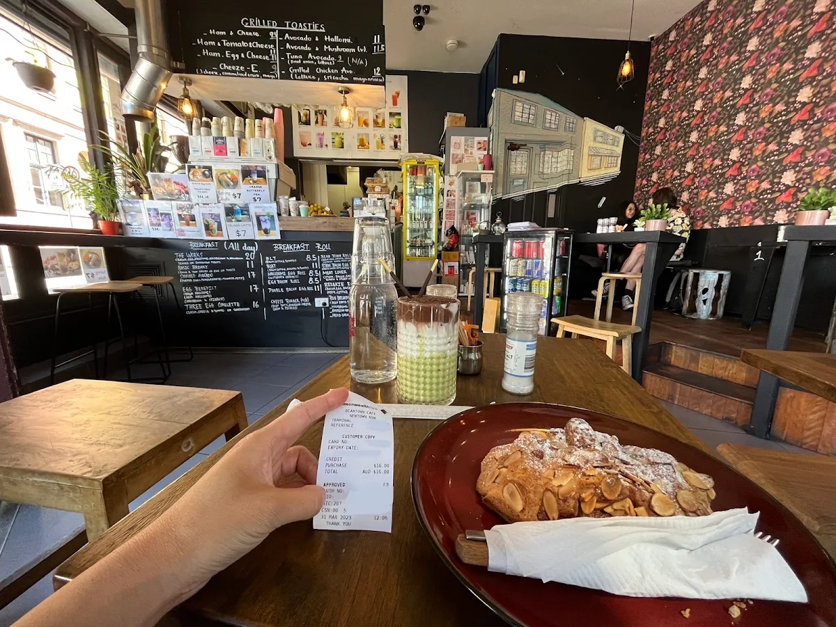 Vibe, Beantown Cafe Newtown