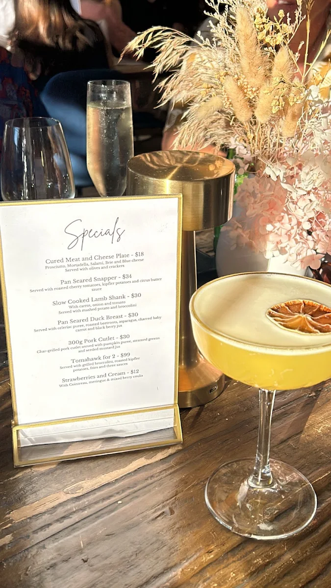 Menu, The Captain's Table