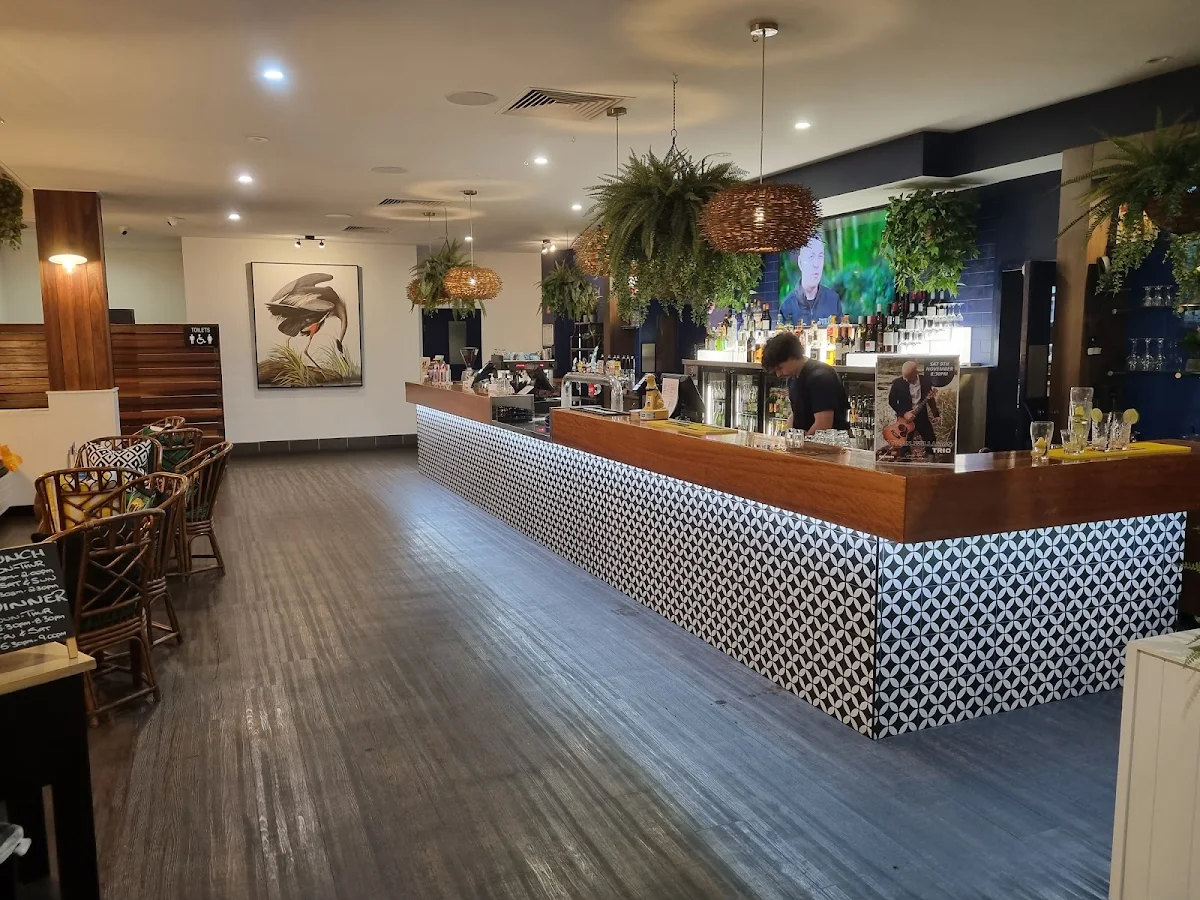 Vibe, Narangba Valley Tavern