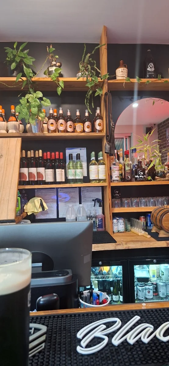 Vibe, Valley Way Pizza