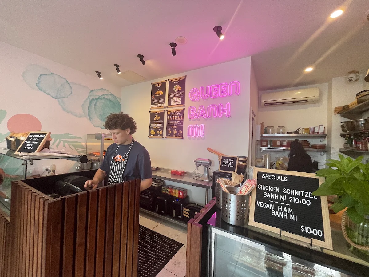Vibe, Queen Banh Mi
