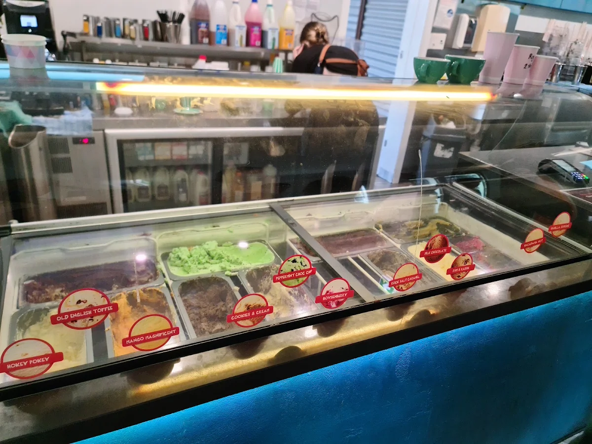 Vibe, Pelican's Nest Cafe
