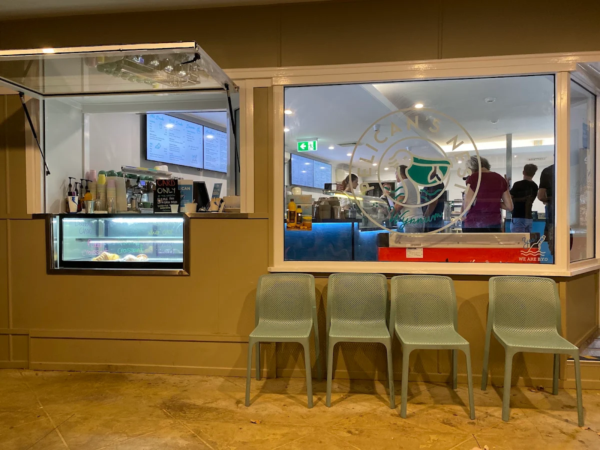 Vibe, Pelican's Nest Cafe