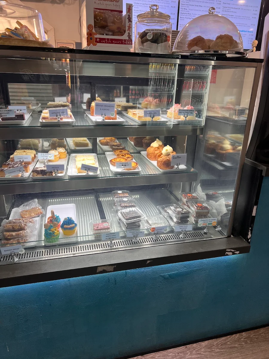 Vibe, Pelican's Nest Cafe