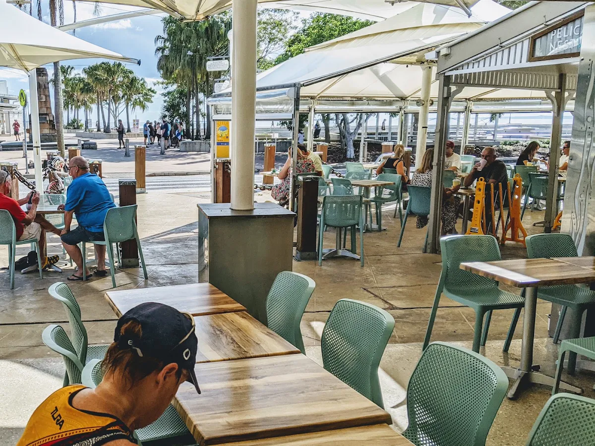 Vibe, Pelican's Nest Cafe