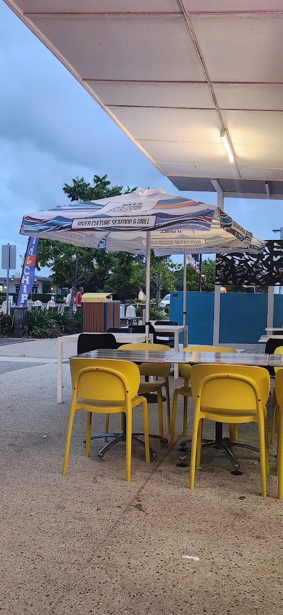 Vibe, River Culture Seafood & Grill