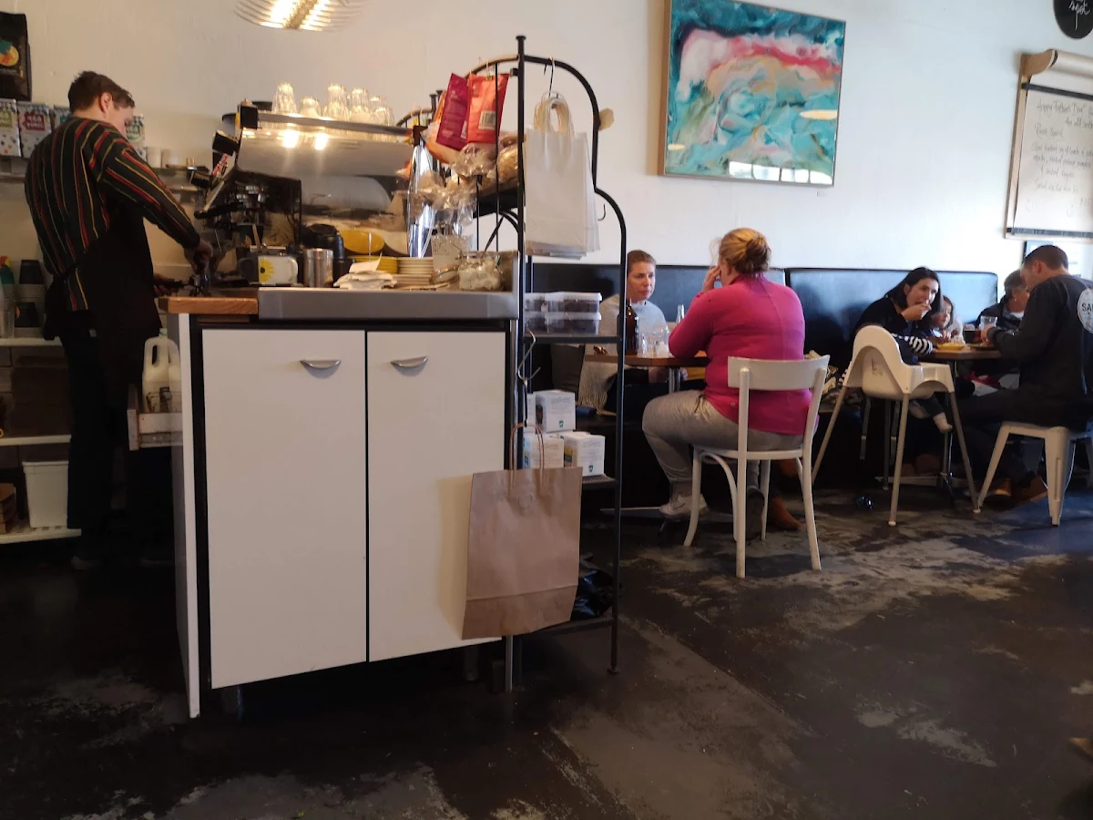 Vibe, Odd Spot Cafe