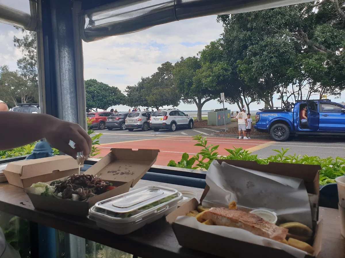 Vibe, Doug's Seafood Cafe