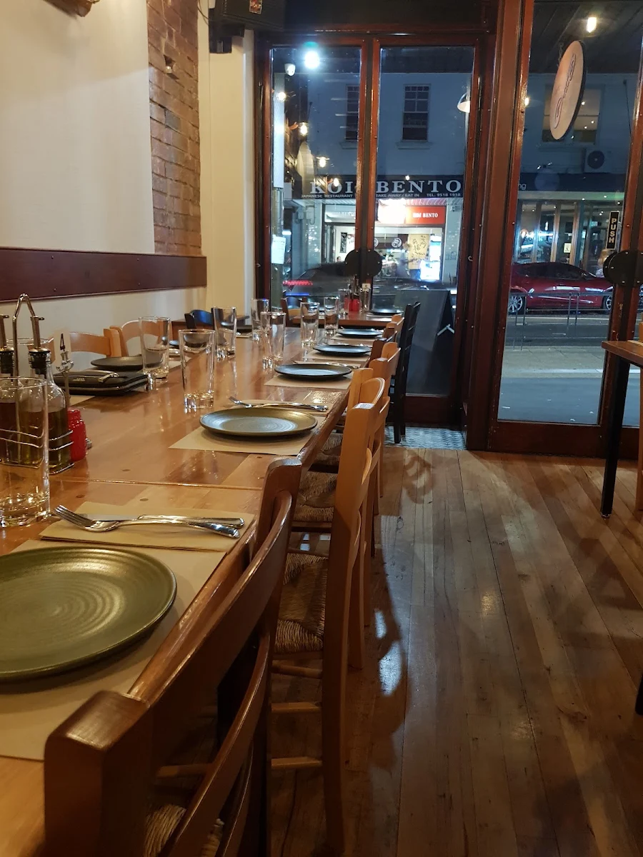 Vibe, Koutouki Greek Tavern
