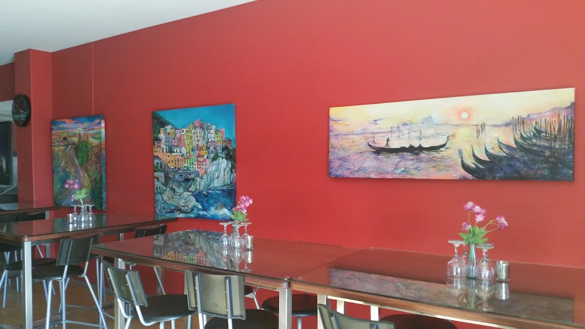 Vibe, Ciao Amici Wood Fired Pizza & Pasta