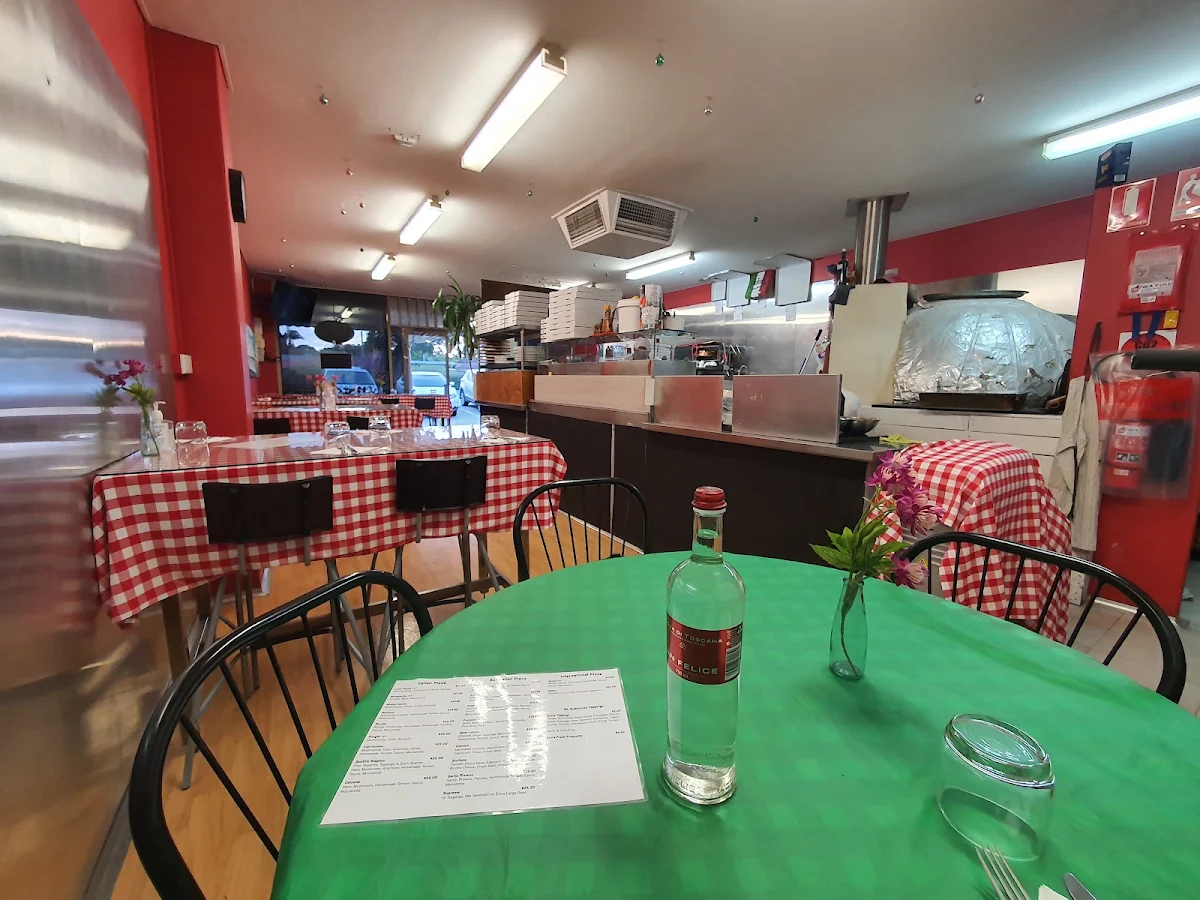 Vibe, Ciao Amici Wood Fired Pizza & Pasta