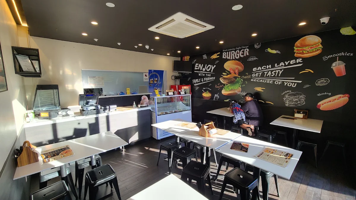 Vibe, Burger Village