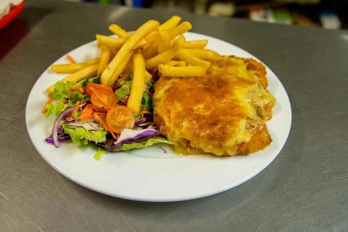 Food & drink, Sarina Motor Inn