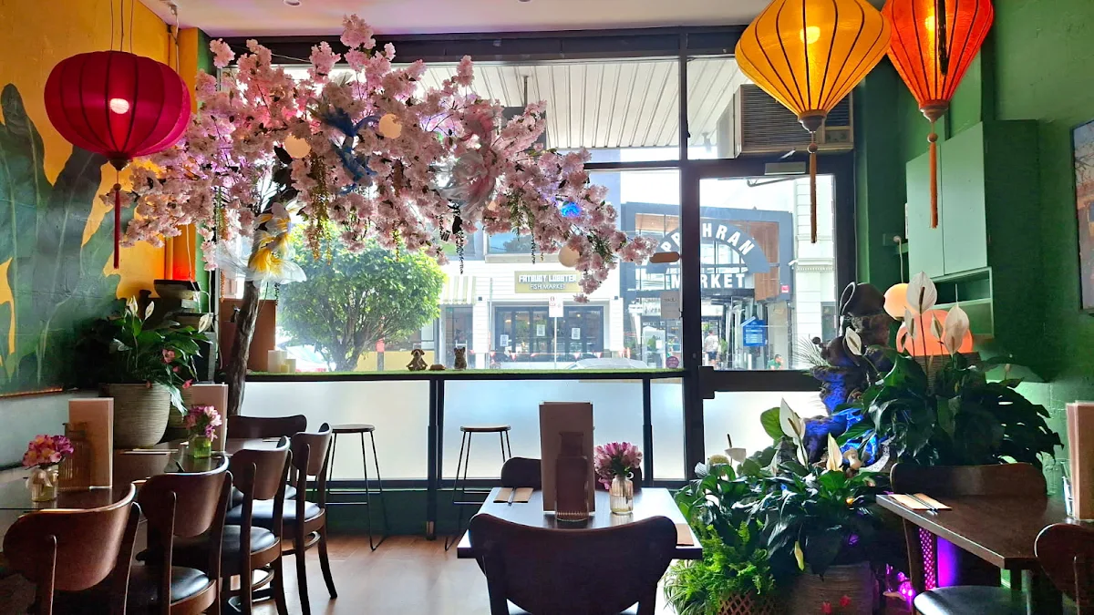 Vibe, Dad Vietnamese Restaurant