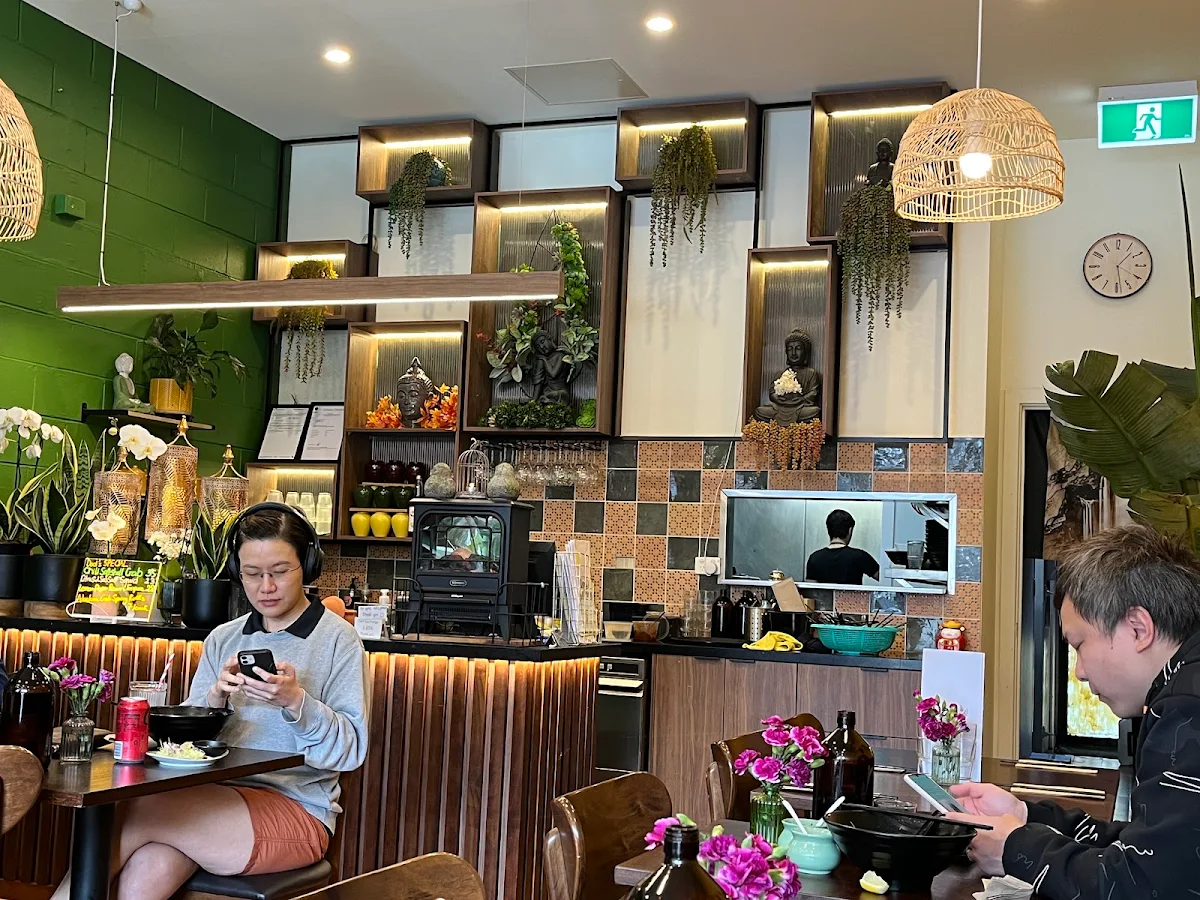 Vibe, Dad Vietnamese Restaurant