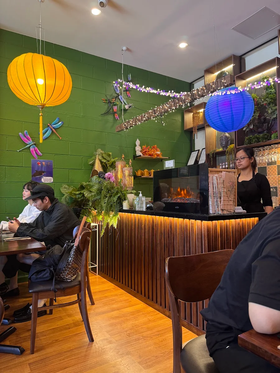 Vibe, Dad Vietnamese Restaurant
