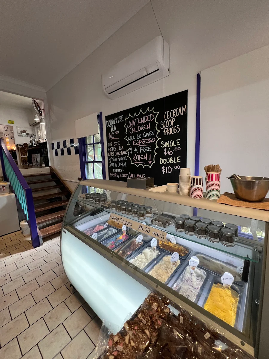 Vibe, Valley Fudge & Teahouse