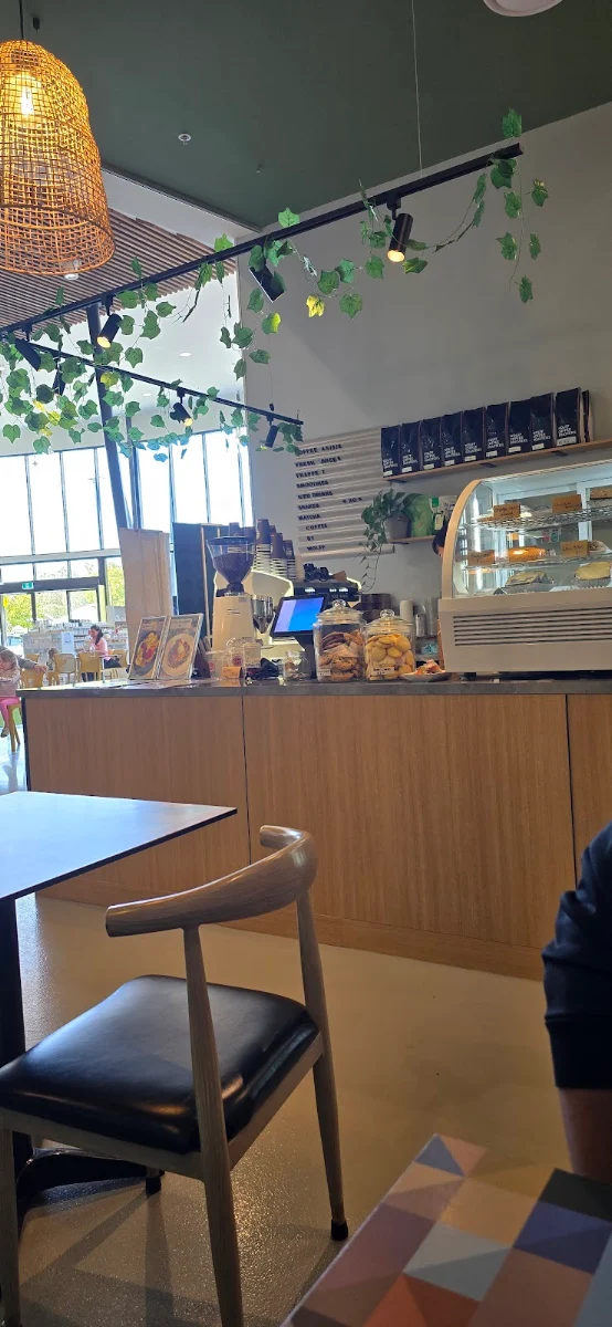 Vibe, Hai Tea Eatery & Café