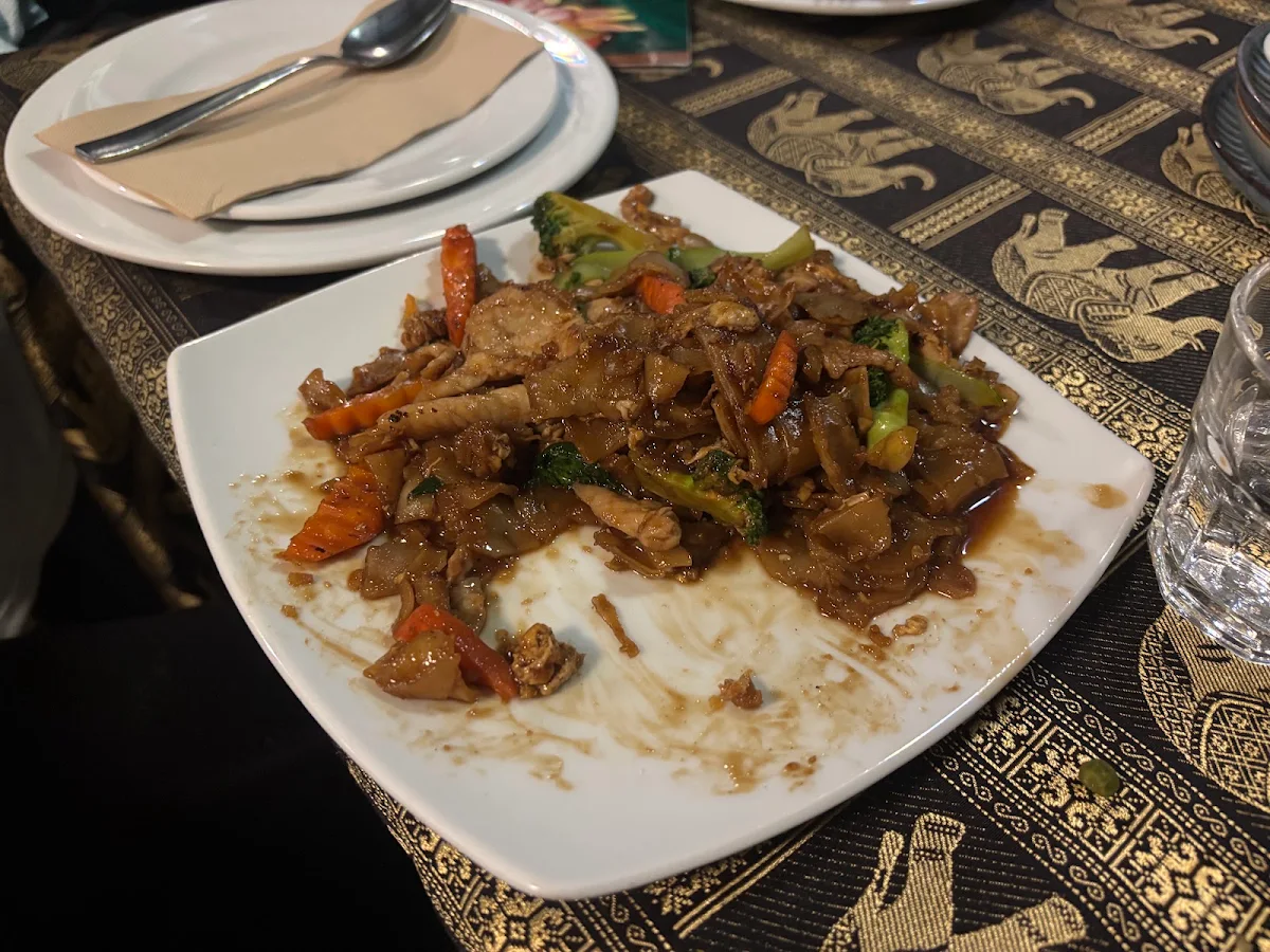 Food & drink, JASMIN THAI MEDOWIE