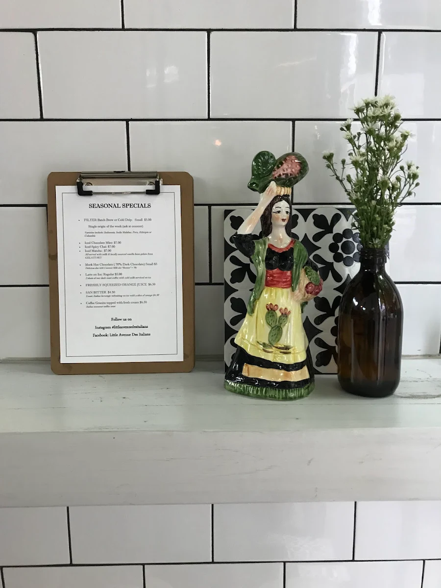 Menu, Little Avenue Des Italians