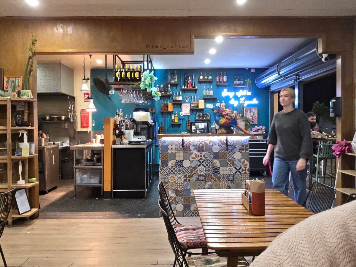 Vibe, Tres Salsas - Mexican Restaurant Cantina