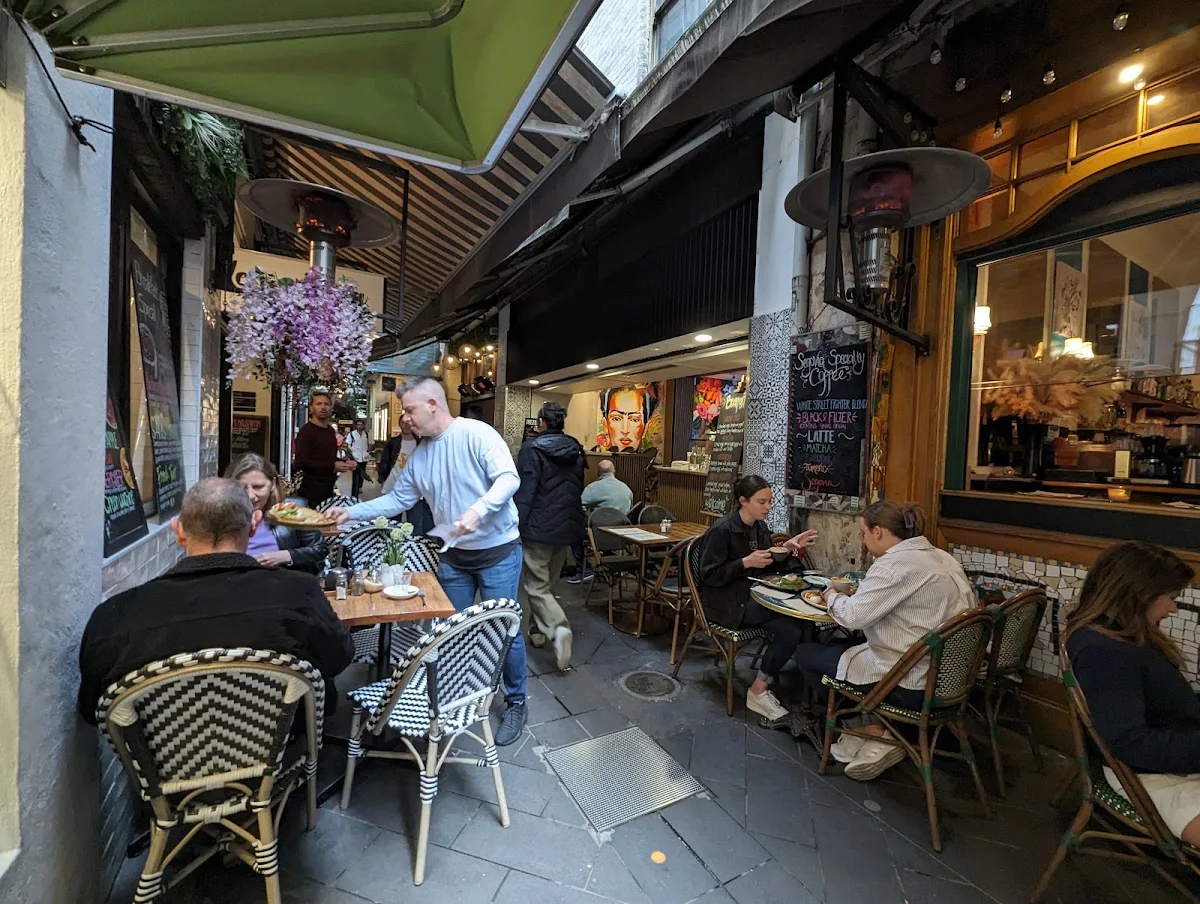 Vibe, Vespa Rossa Degraves