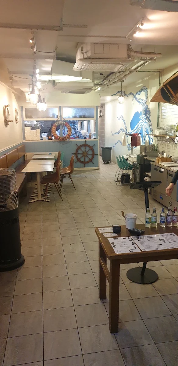 Vibe, Fourth Fish Cafe & Restaurant