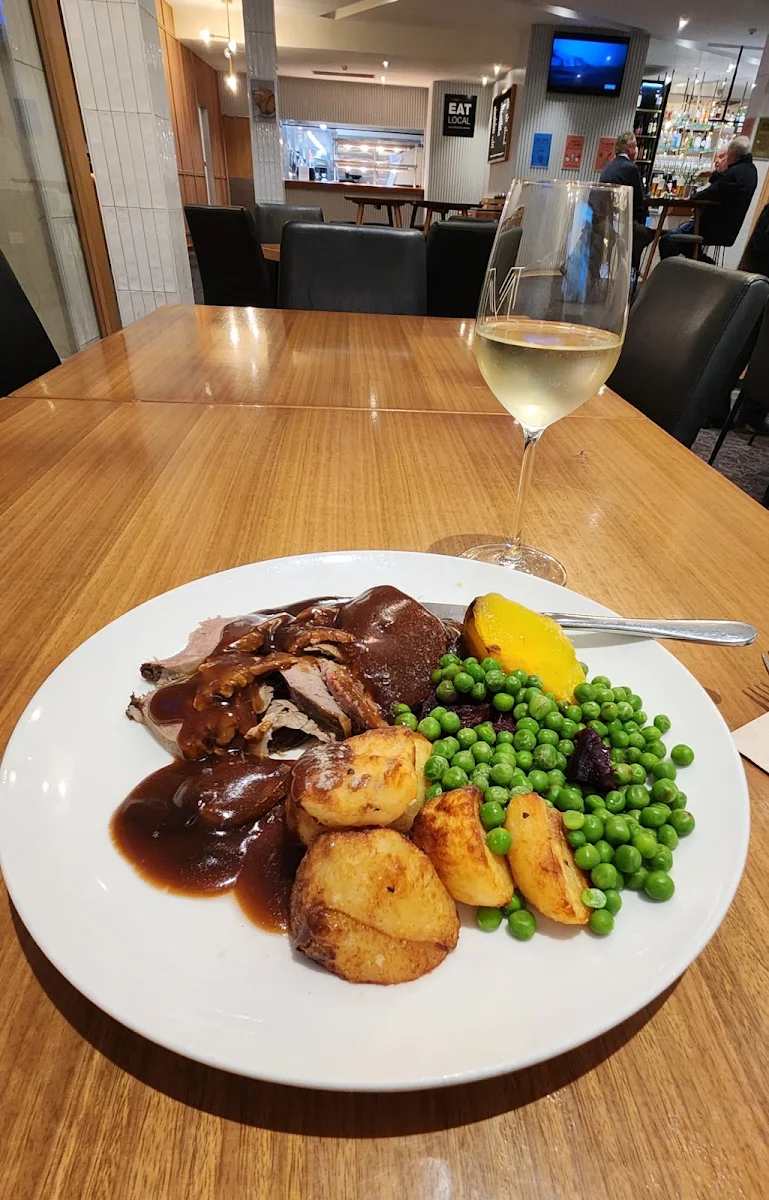 Food & drink, Morphett Arms Hotel