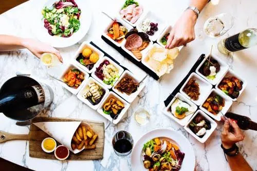 Food & drink, Morphett Arms Hotel