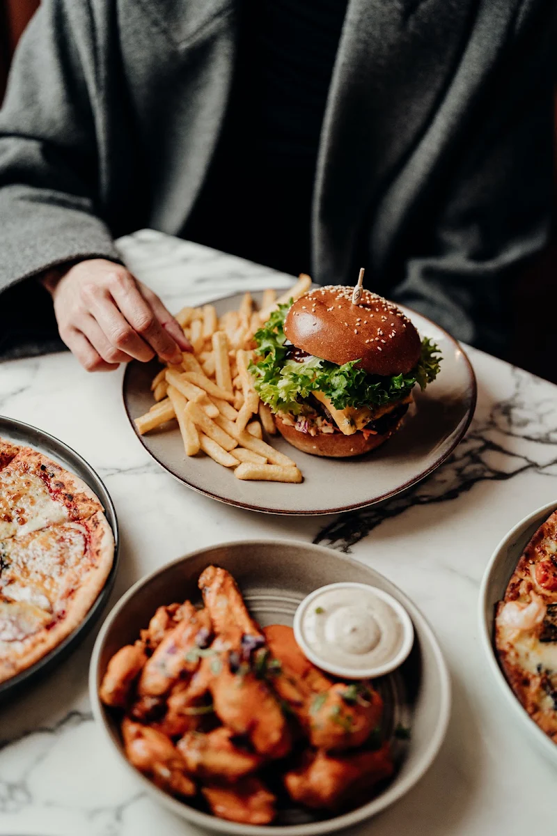 Food & drink, Morphett Arms Hotel