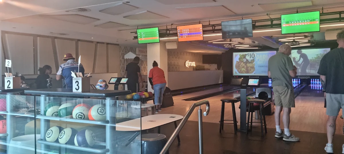 Vibe, The Lookout Bar Bowling Bites