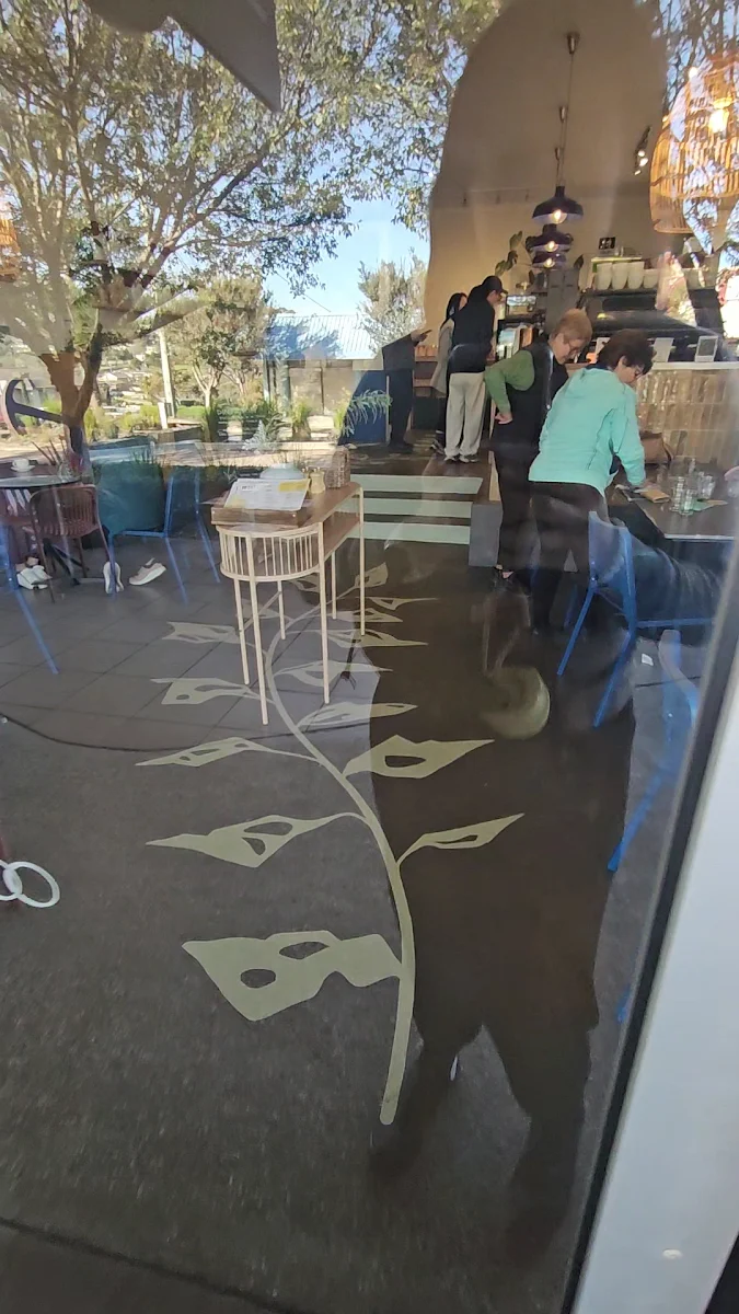 Vibe, Salty Groms Cafe