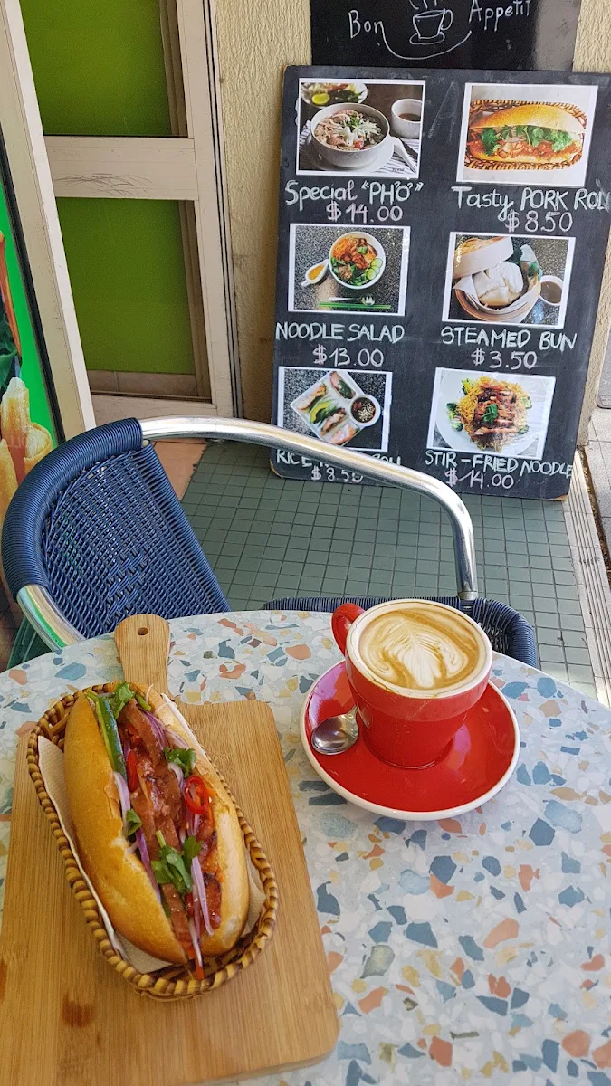 Menu, Roll Viet Café